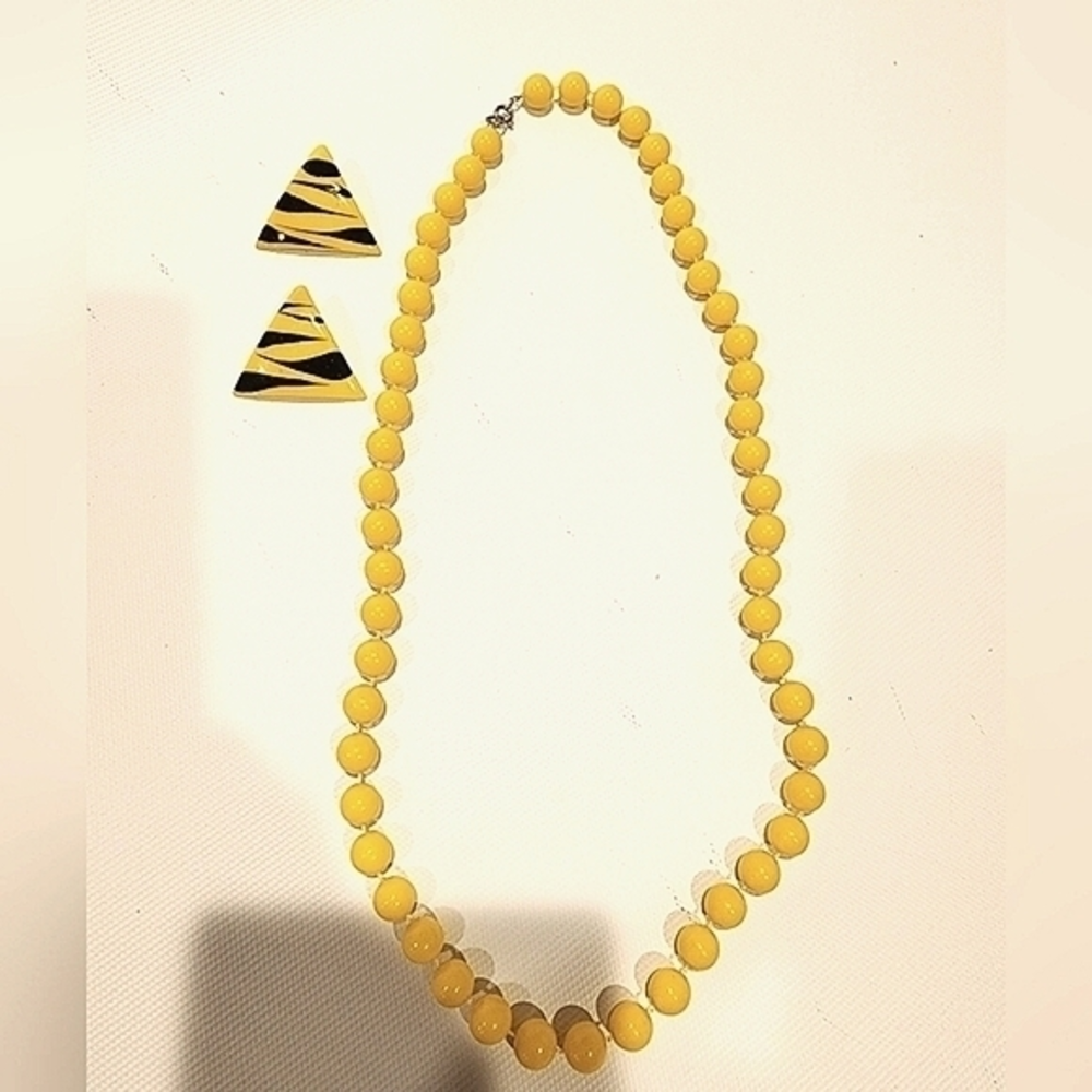 Vintage 1980's Yellow Beaded‎ Necklace with Matching Earrings